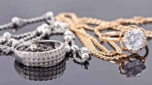 Know more about silver jewelry